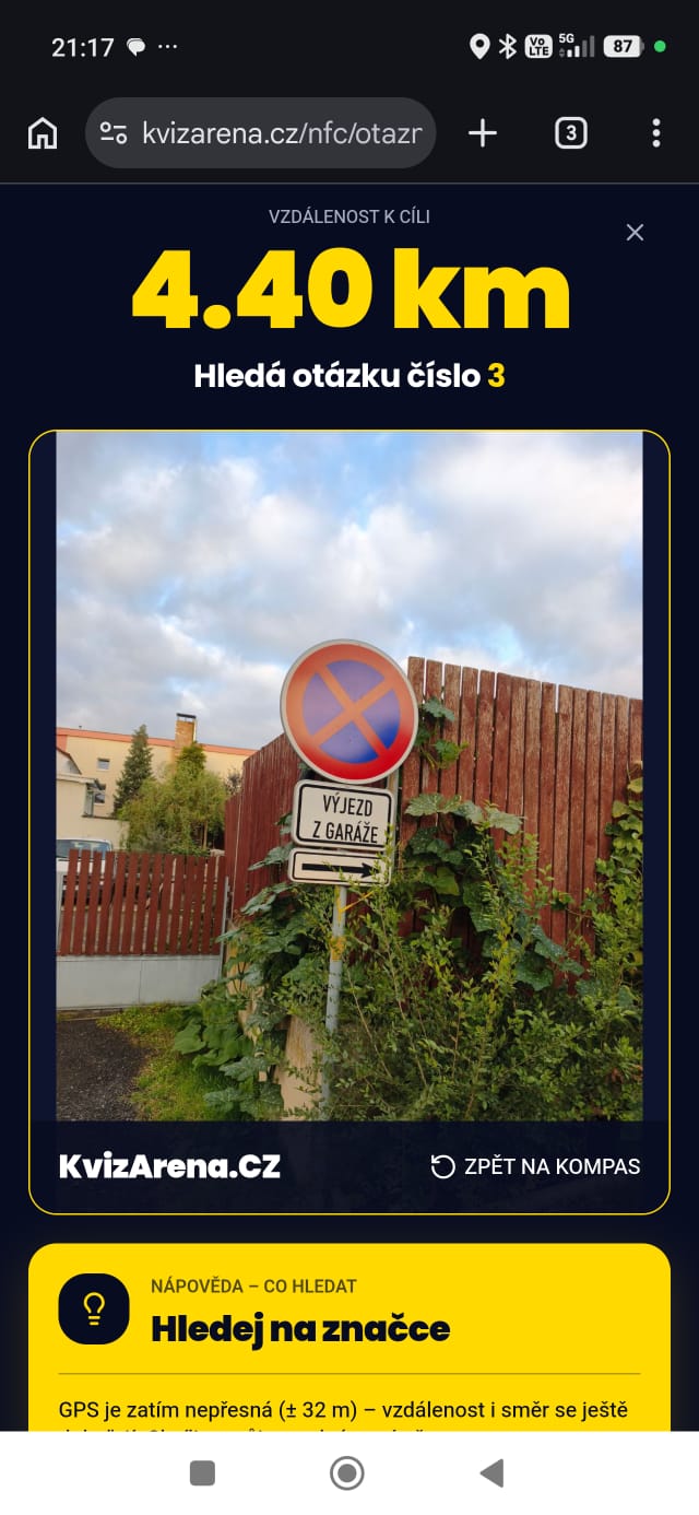 Hra v telefonu – FOTOGRAFIE MÍSTA