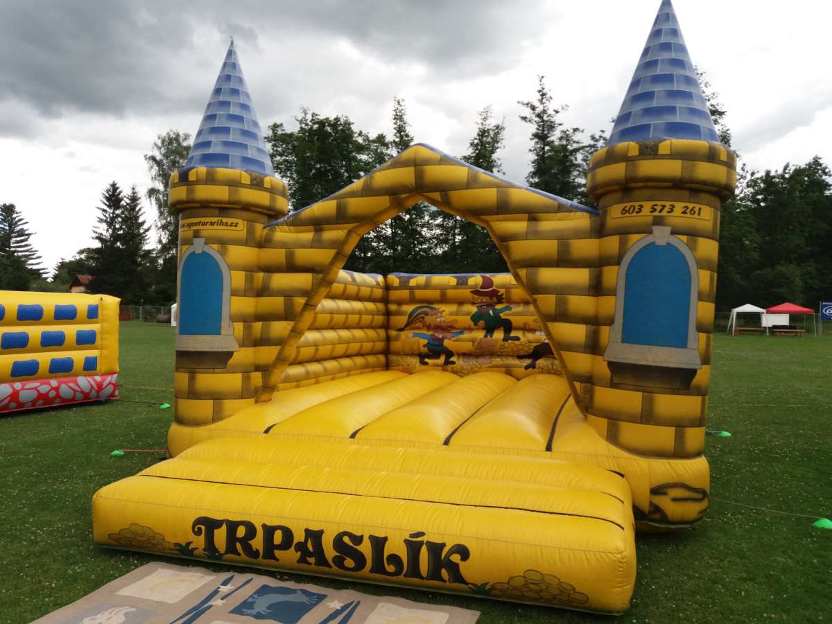 Nafukovací skákací hrad Trpaslík