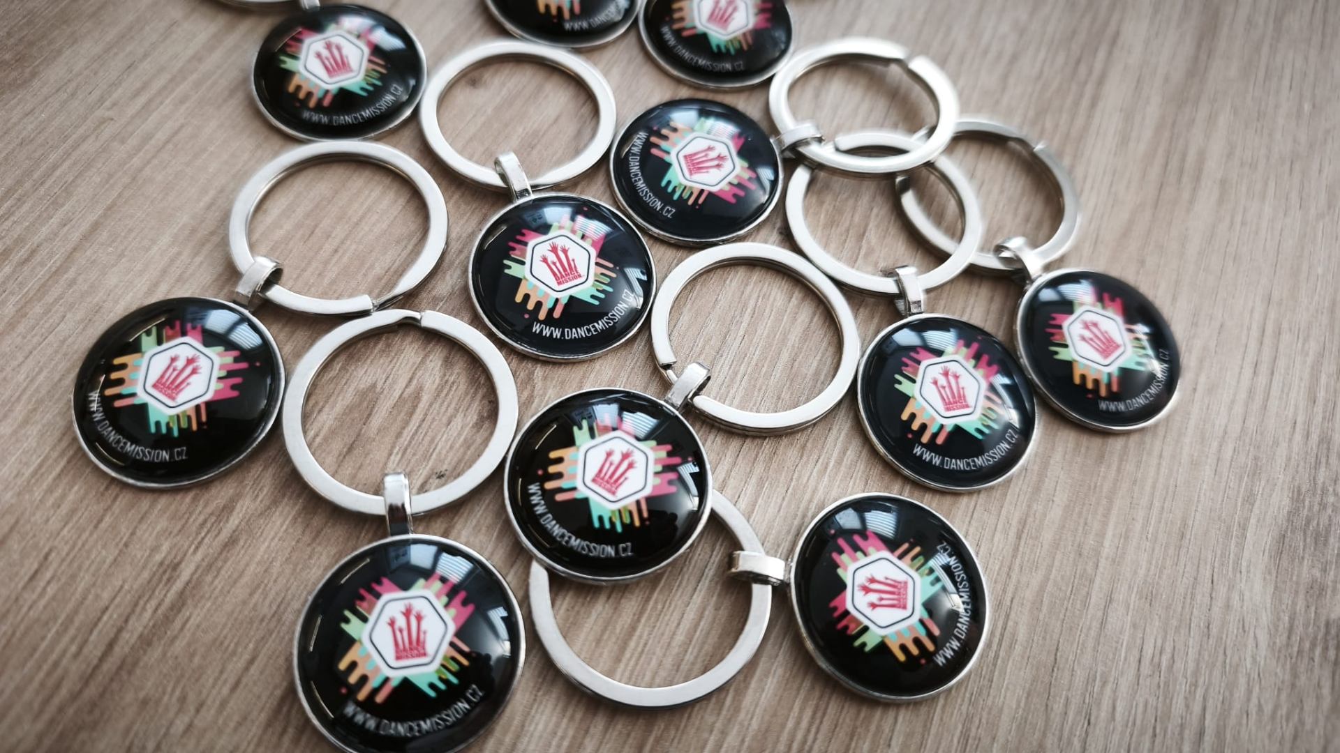 DanceMission.CZ Přívěsky s logem