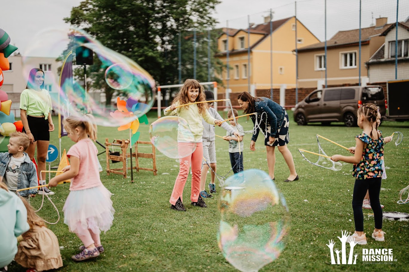 Obří bubliny DanceMission na akci