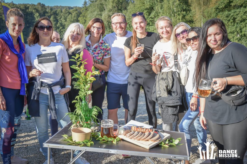 Teambuilding, Týmová hra, Týnové aktivity, Produkce DanceMission.CZ, Mobilní casino, Gastro zábava, Firemní vaření, Sport, Pohyb, Zábava, Maturitní plesy, Pavel Kmeč, Aneta Kmečová, Teplice, Ústecký kraj, Hotel Ostrov, Tisá