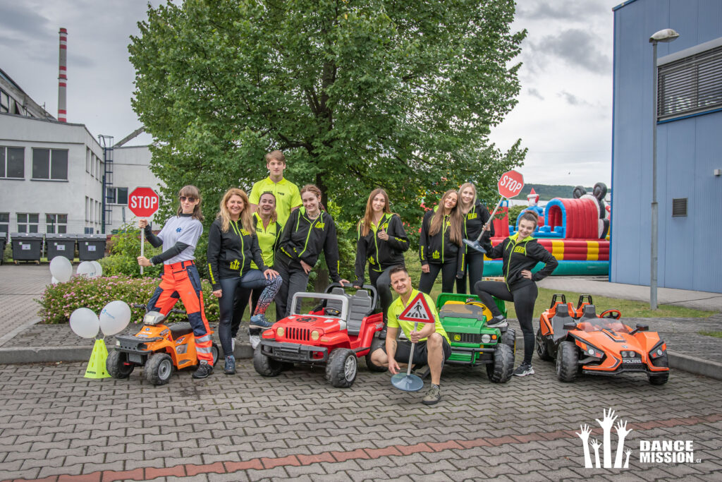 PIERBURG s.r.o., Eventová agentura DanceMission.CZ, teambuilding, family day, zábavné atrakce, sportovní aktivity, programy pro děti, balónková dekorace, balónková výzdoba, fotoslužby, fotoreport, Teplice